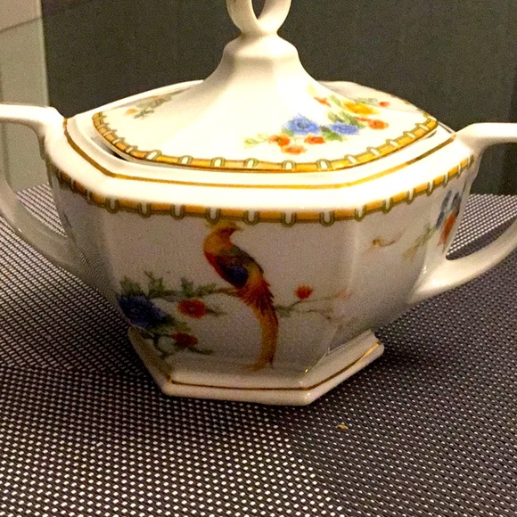 Sugar and Creamer set - Picture 2 of 6